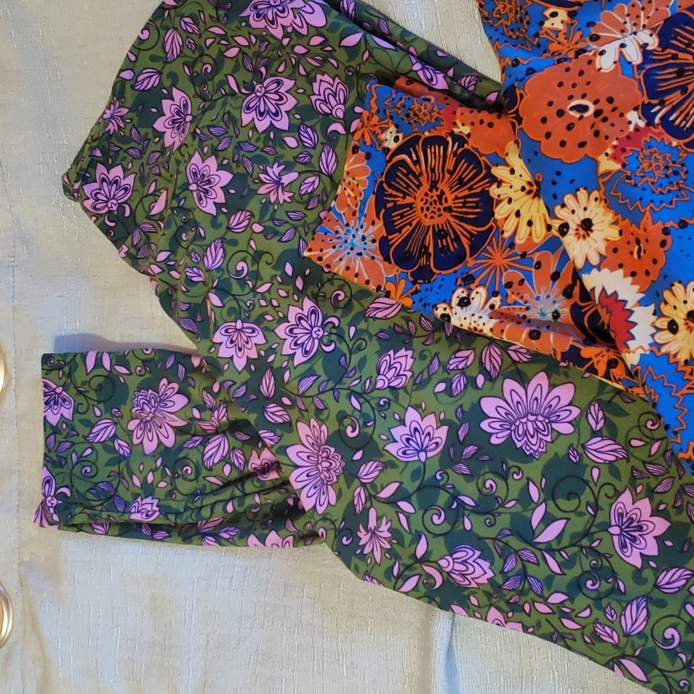 2 Pairs LulaRoe Leggings TC
